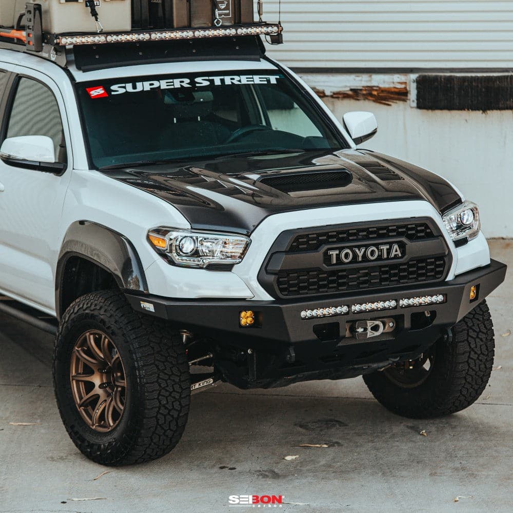 Capó de fibra de carbono estilo TS Toyota Tacoma 2015+ Seibon (HD18TYTA-TS)