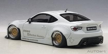 AUTOart 1/18 Rocket Bunny Toyota 86, White Gold Wheels (78756)